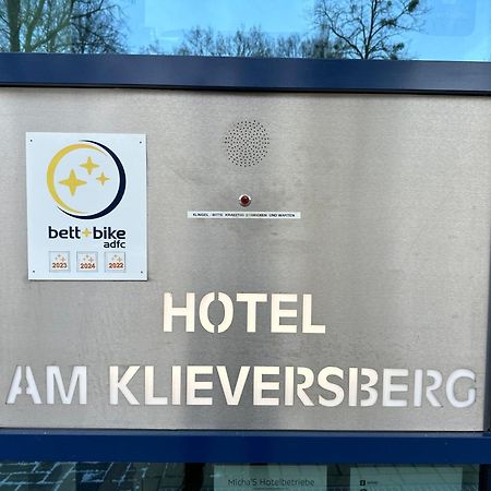 Hotel Am Klieversberg Волфсбург Екстериор снимка