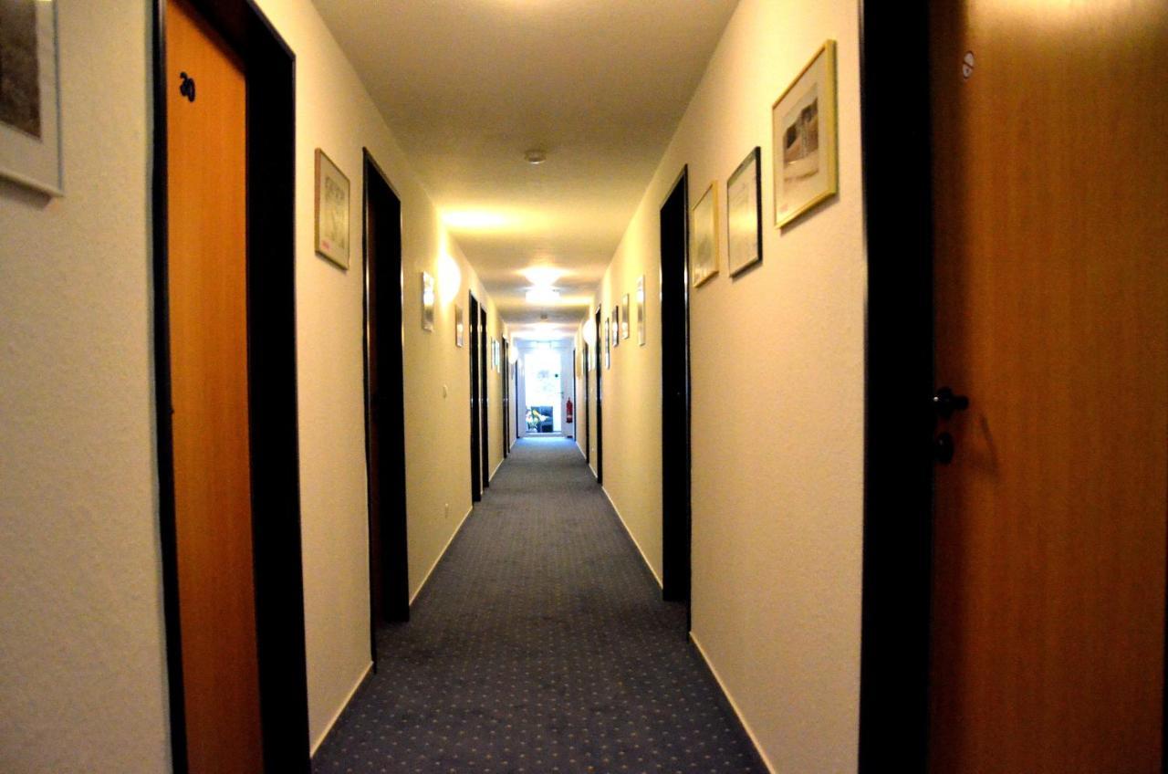 Hotel Am Klieversberg Волфсбург Екстериор снимка