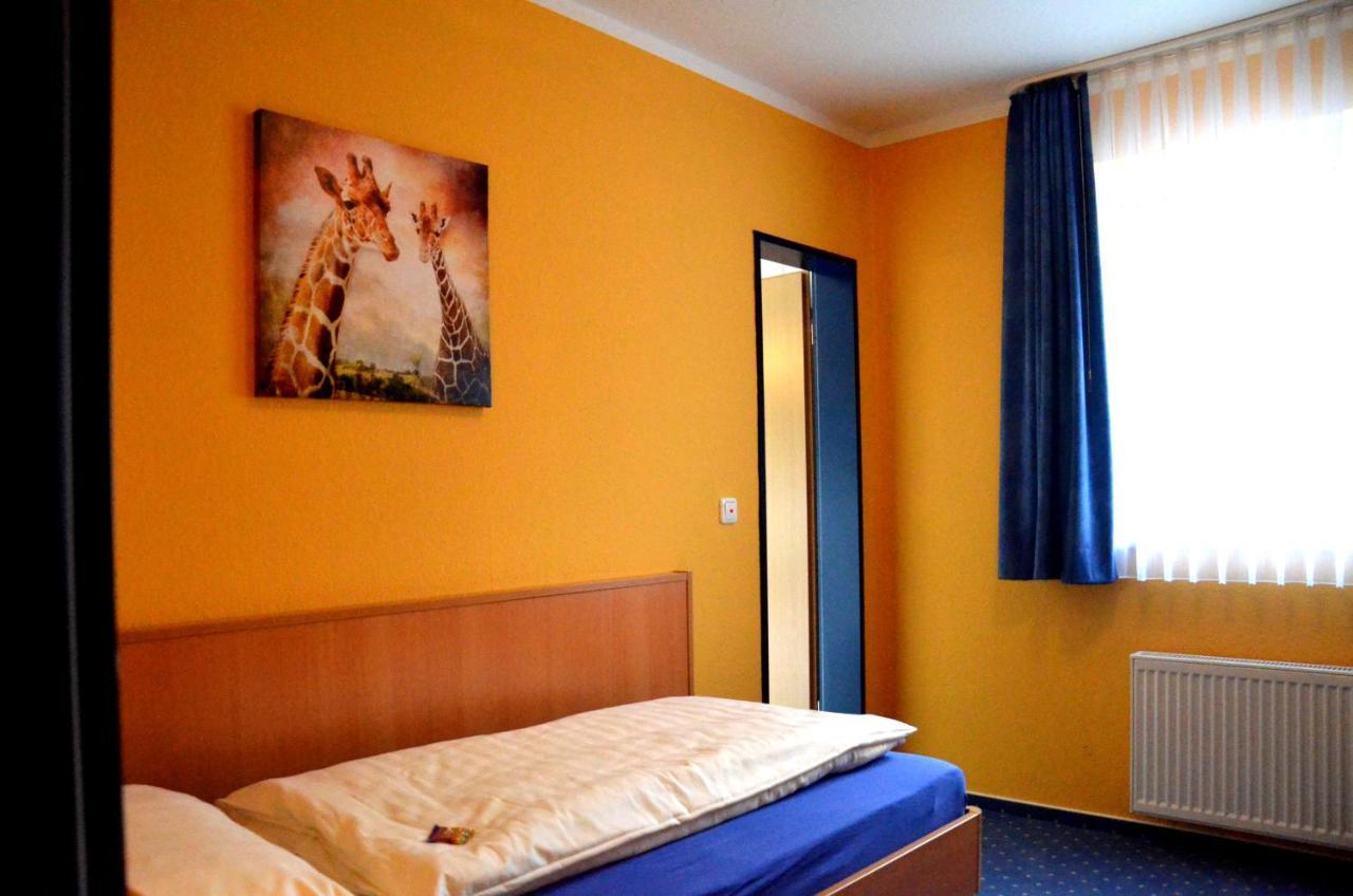 Hotel Am Klieversberg Волфсбург Екстериор снимка
