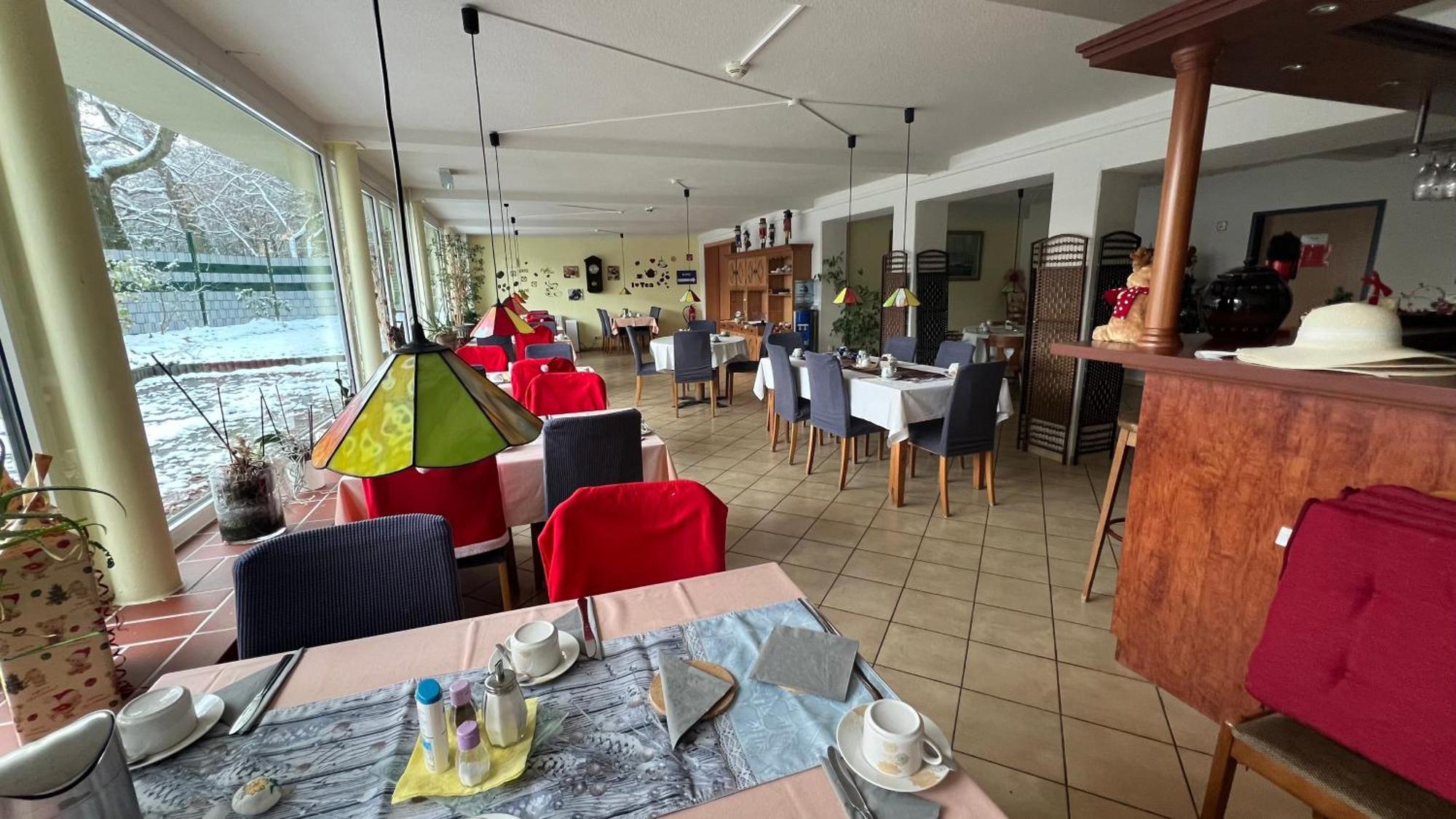 Hotel Am Klieversberg Волфсбург Екстериор снимка