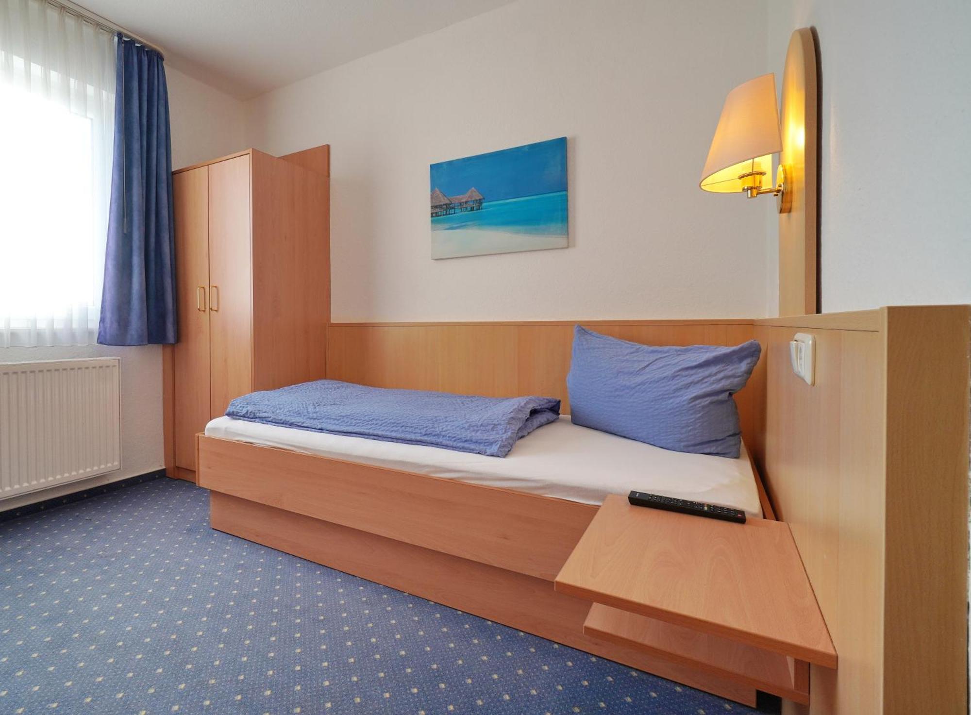 Hotel Am Klieversberg Волфсбург Екстериор снимка