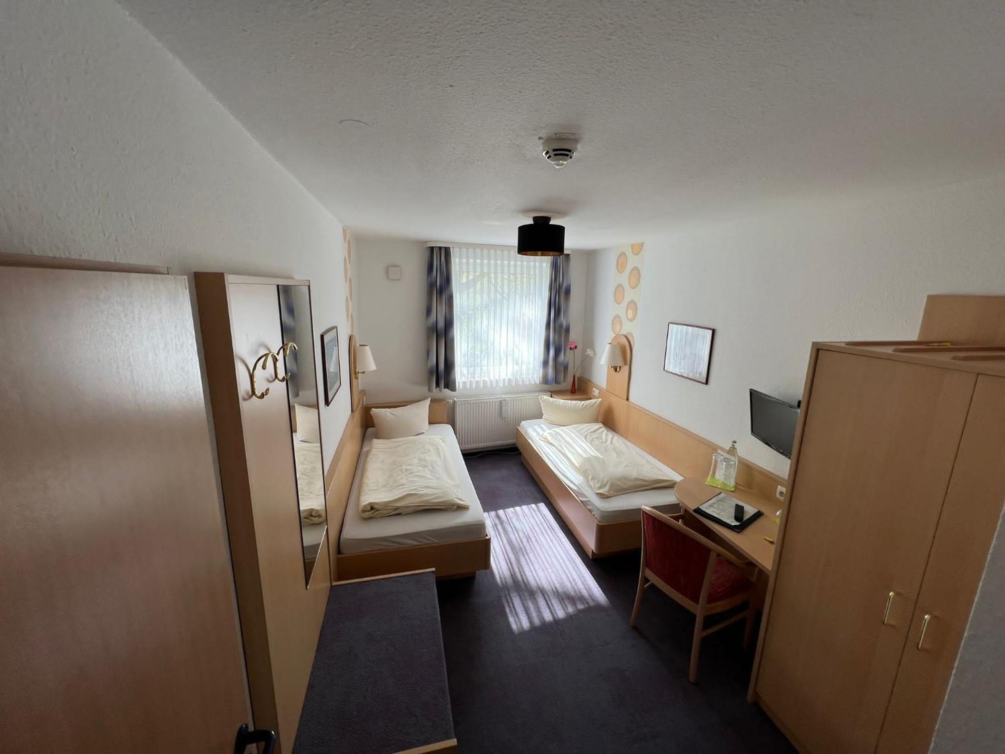 Hotel Am Klieversberg Волфсбург Екстериор снимка