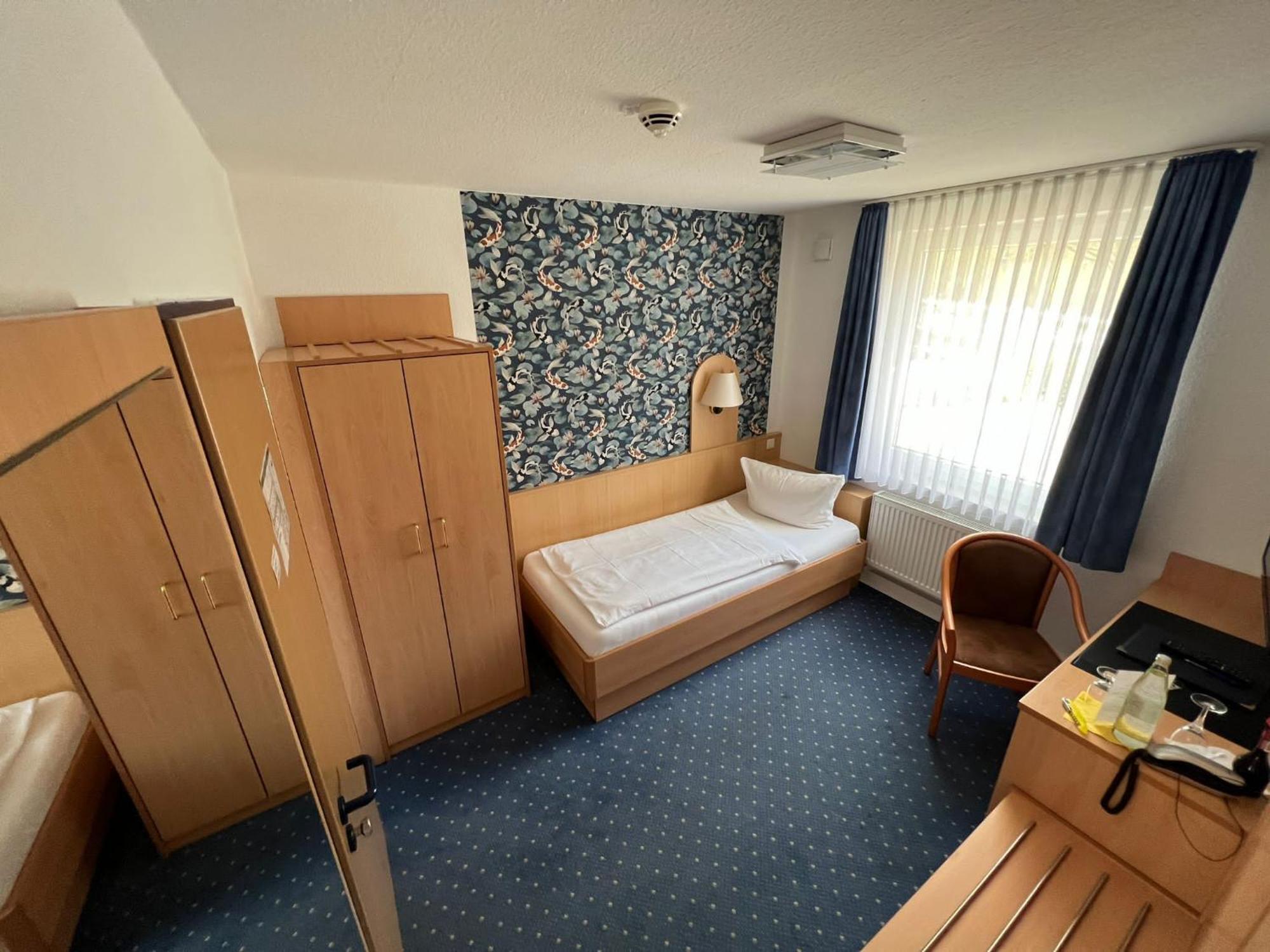 Hotel Am Klieversberg Волфсбург Екстериор снимка