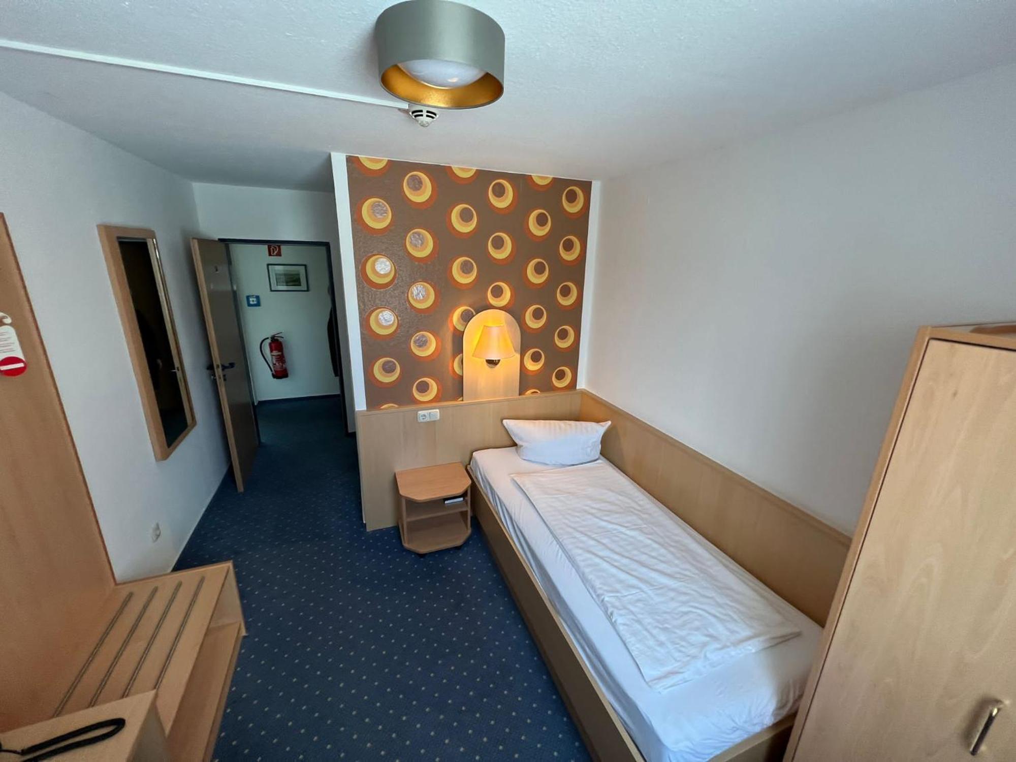 Hotel Am Klieversberg Волфсбург Екстериор снимка