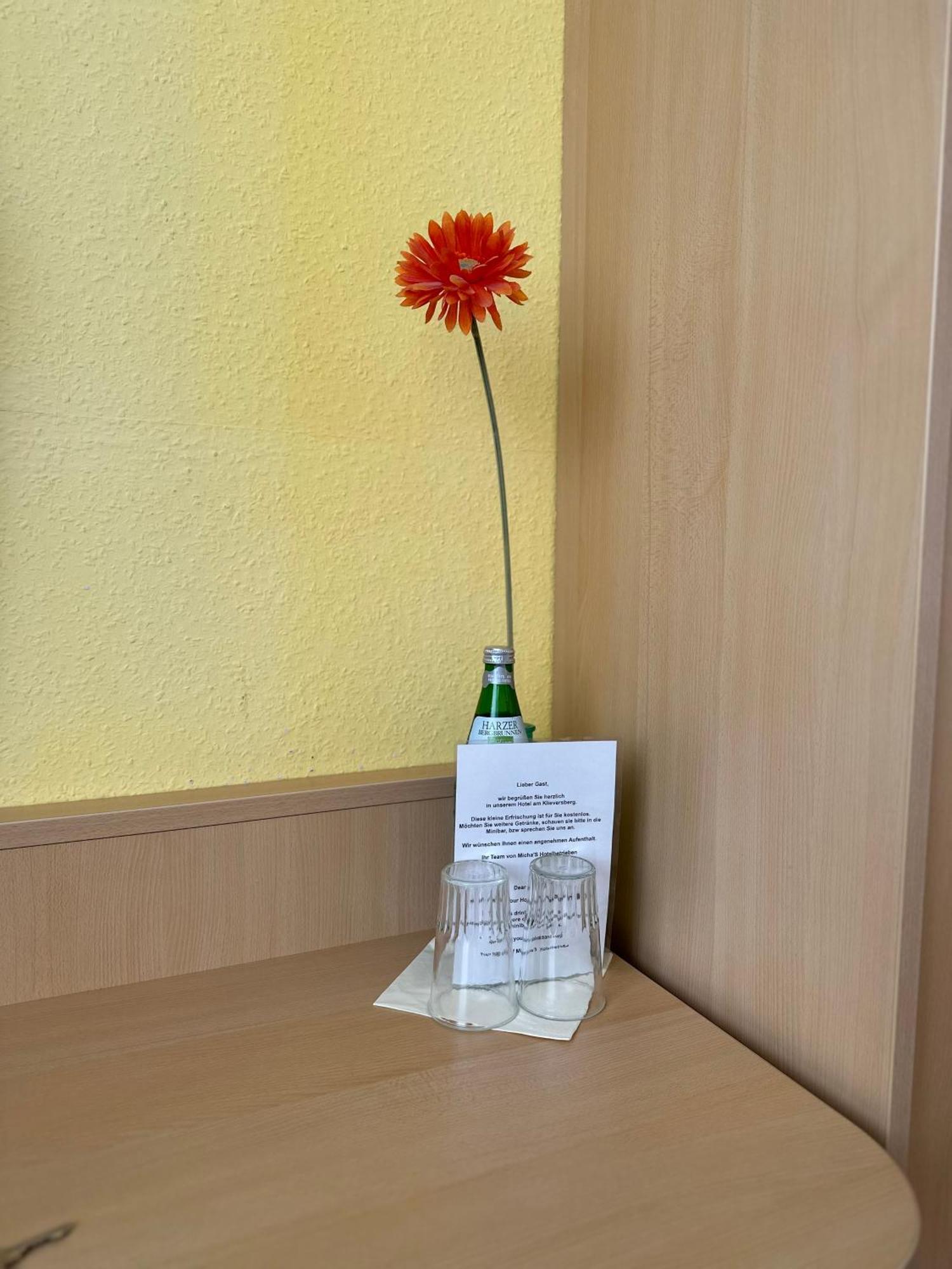 Hotel Am Klieversberg Волфсбург Екстериор снимка