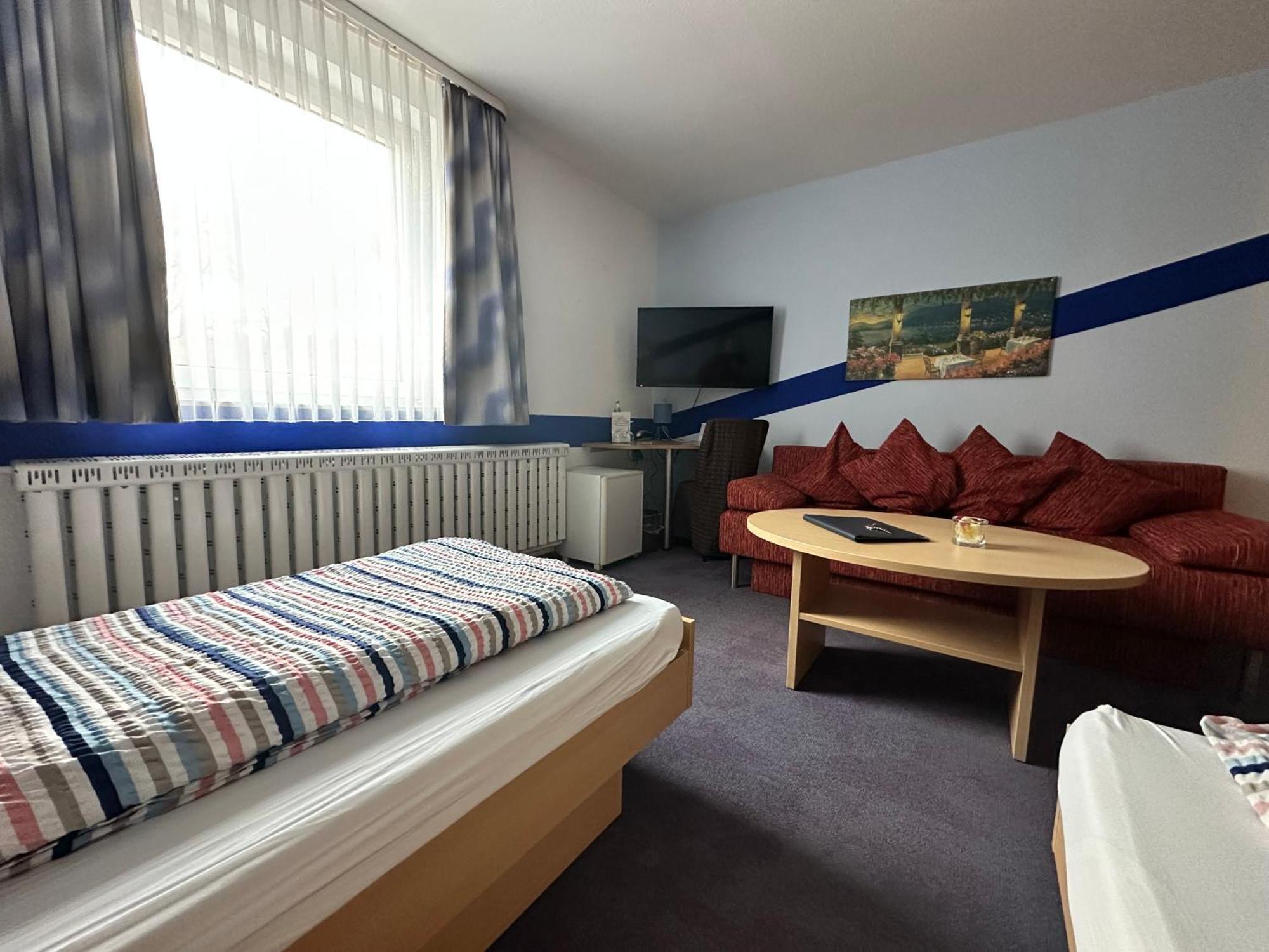 Hotel Am Klieversberg Волфсбург Екстериор снимка